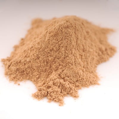 صندل ناعم طحين 50 غرام من المبارك للعطور نوع المنتج مسحوق يظهر كومة من مسحوق الصندل الناعم البني الفاتح