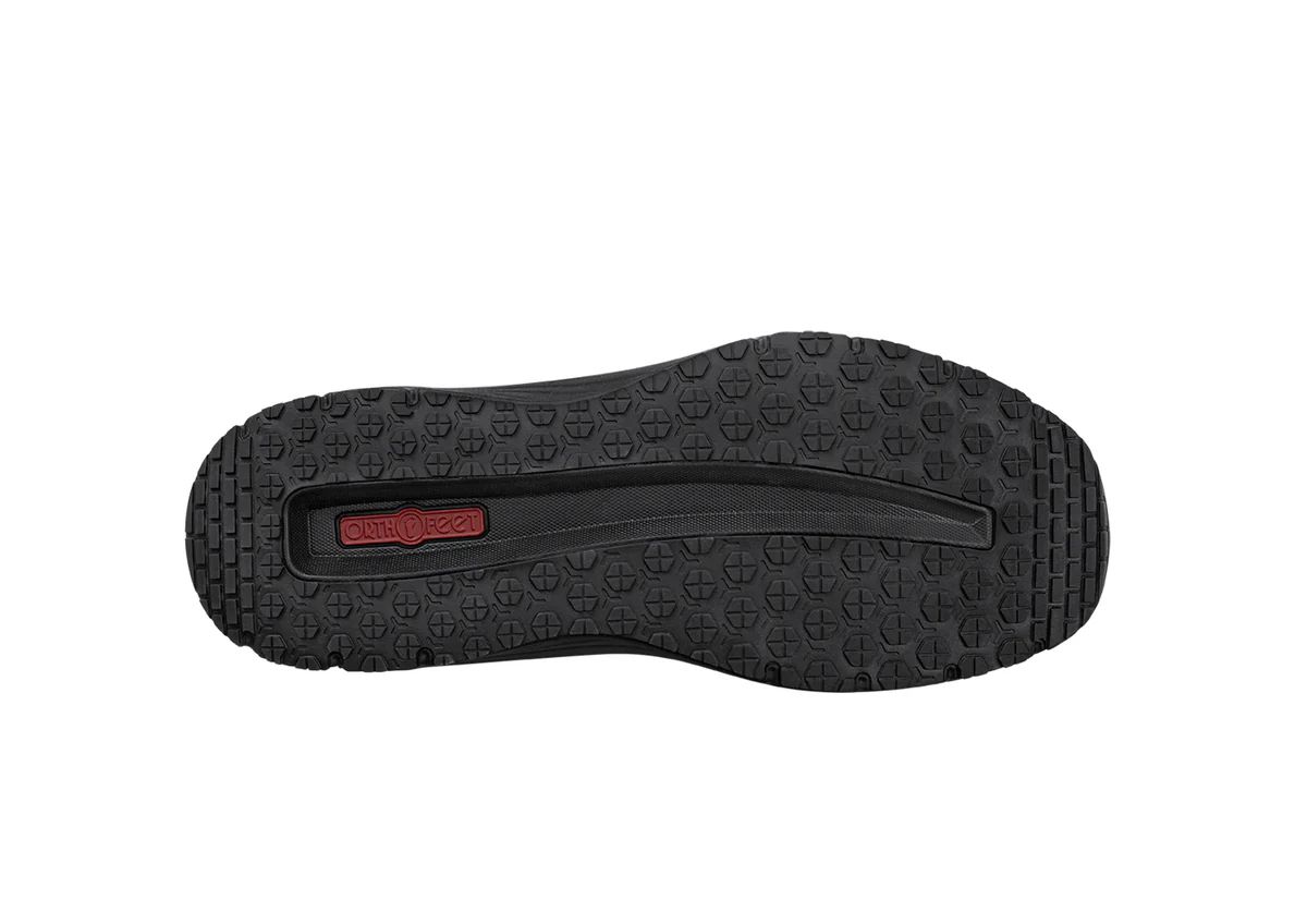 Classic-style sneakers combining skip-the-laces convenience with max cushioned steps. Color: Black