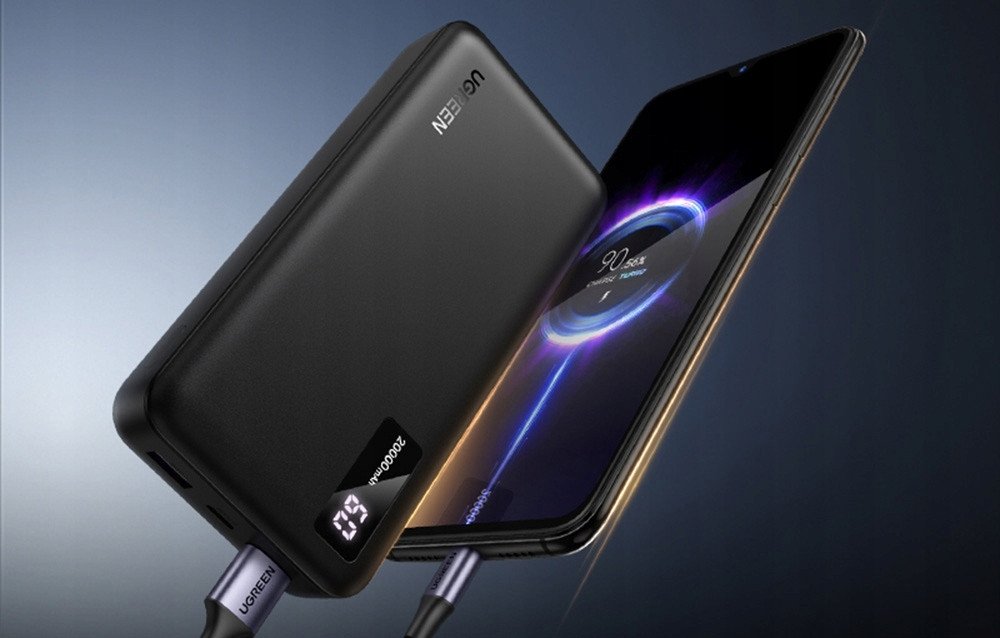  شاحن متنقل يوجرين بمنفذ USB-C ومنفذين USB بسعة 20000 مللي أمبير وبقوة 20 واط  