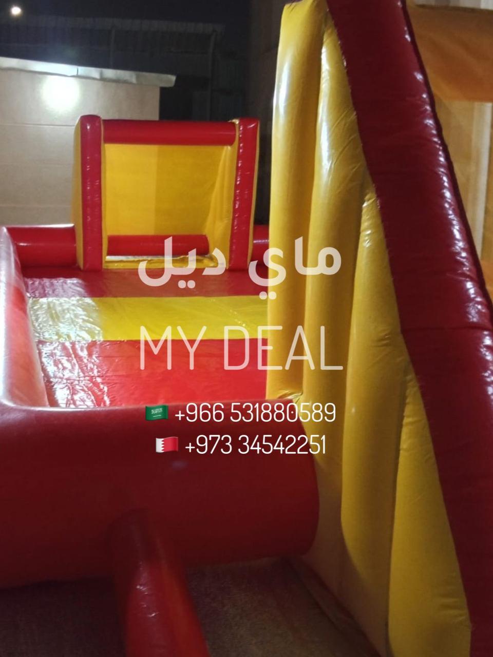 إيجار ملعب صابوني 10 في 5 متر 