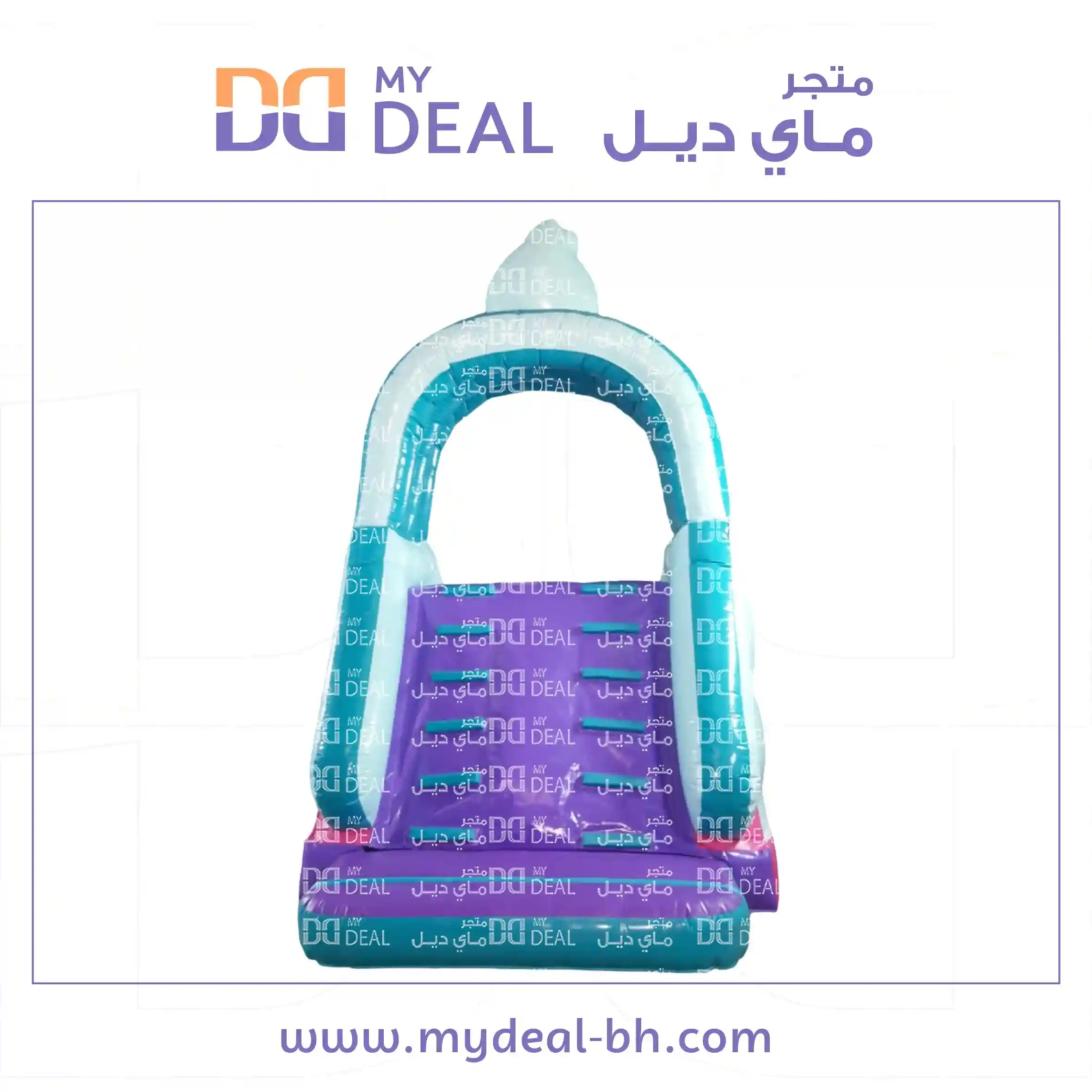 زحليقة مع سلمين وحوض مائي ودرج كبير