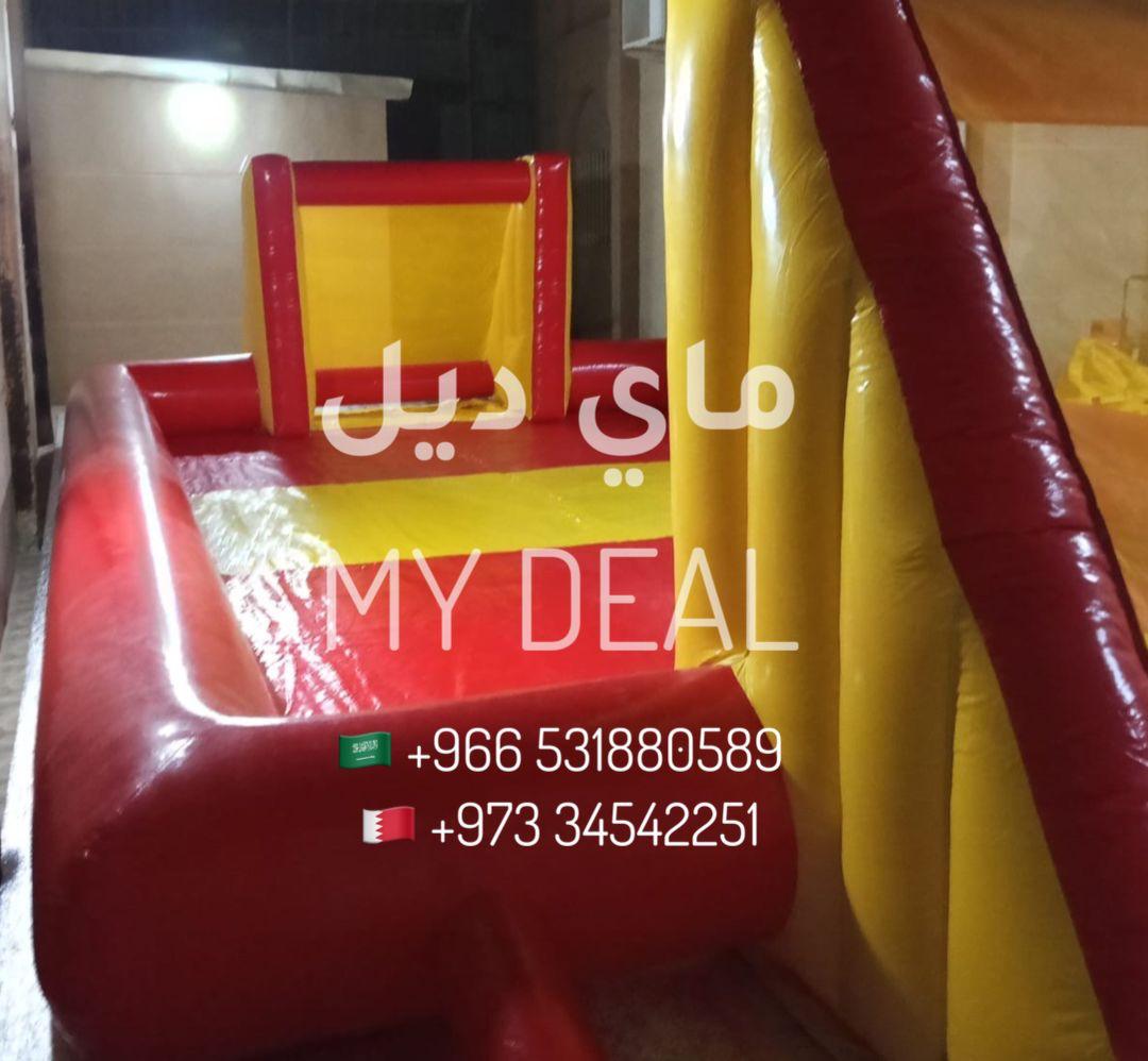 إيجار ملعب صابوني 10 في 5 متر 