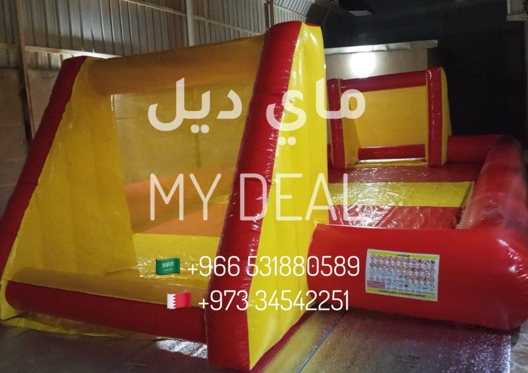 إيجار ملعب صابوني 10 في 5 متر 