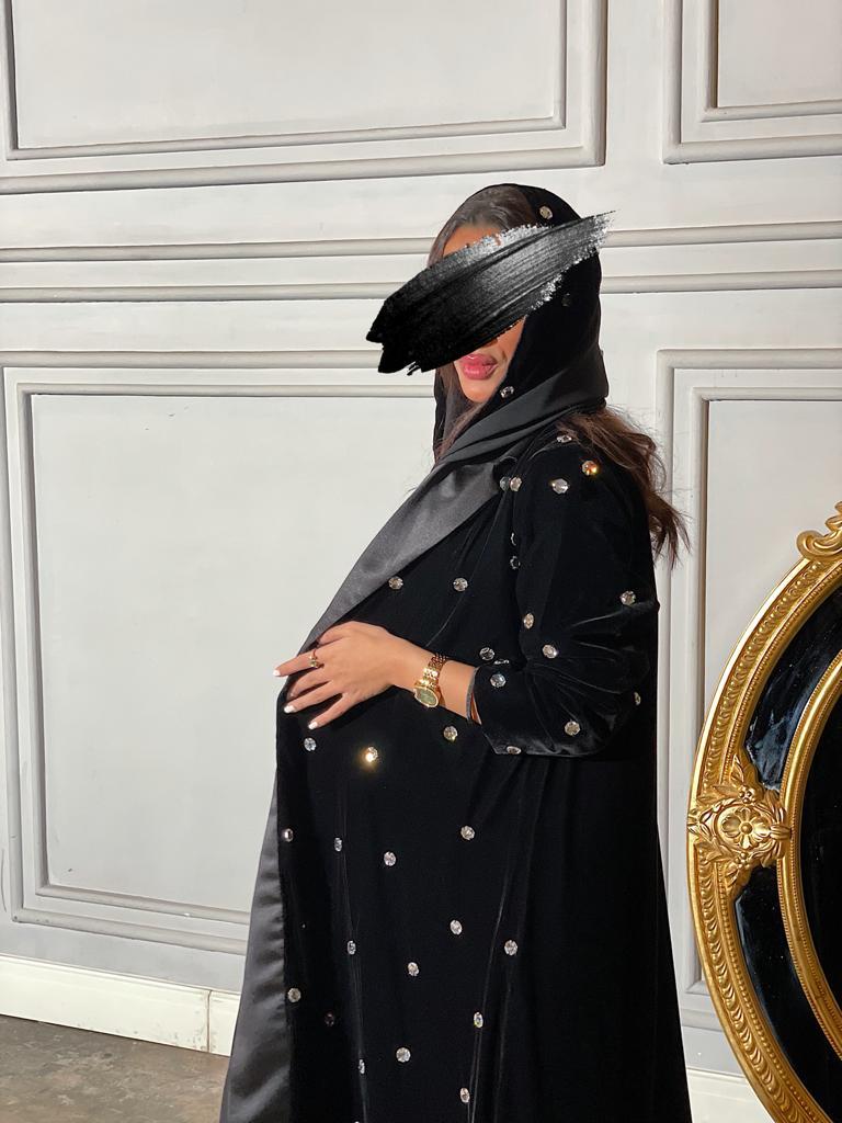 عباية مخمل