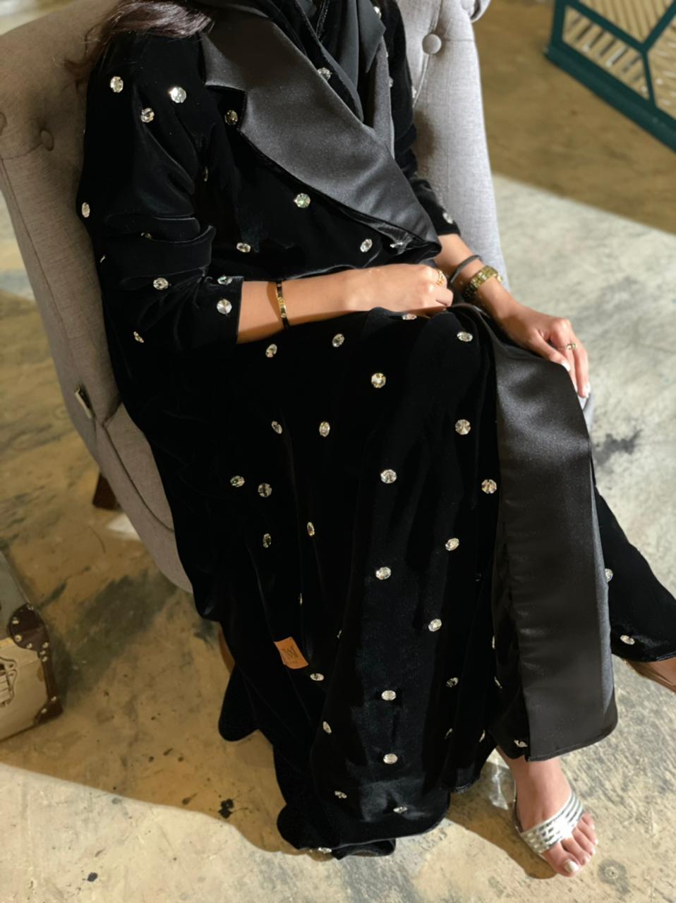 عباية مخمل