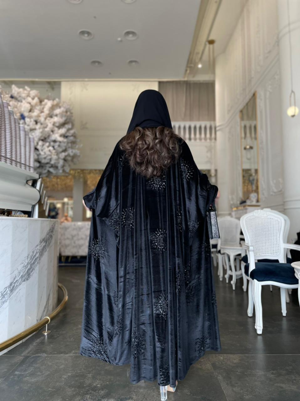 عباية بشت مخمل