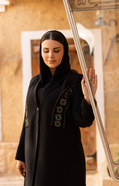 عباية سوداء