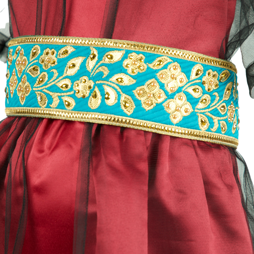 foucs traditional dress with blue belt for ramadan