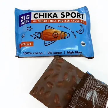 Chika sport chocolate Keto No Added Sugar 100g Chikalab - Almond - من الداخل