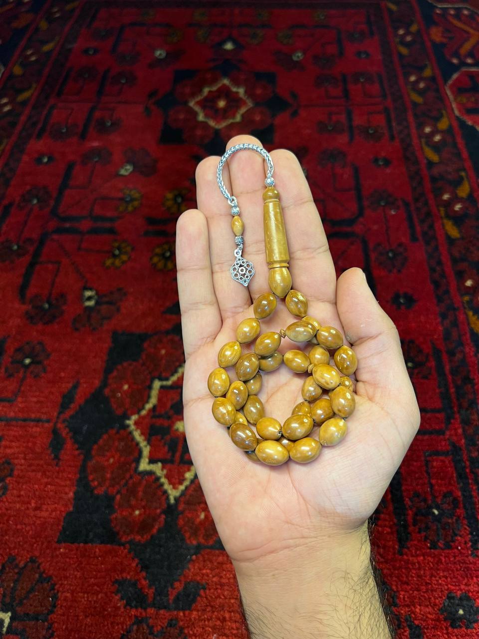 مسباح كوك طبيعي فاخر مضاف عليه فضة عيار 925، مقاس 10×13 ملم وعدد 33 خرزة بتصميم أنيق وجودة عالية