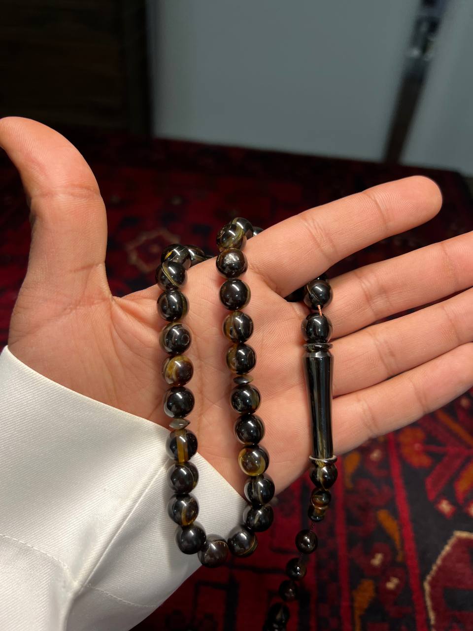 مسباح طبيعي من ظهر سلحفاة (ترسة) بعدد 33 خرزة بمقاس 10 ملم بلون طبيعي كما هو موضح