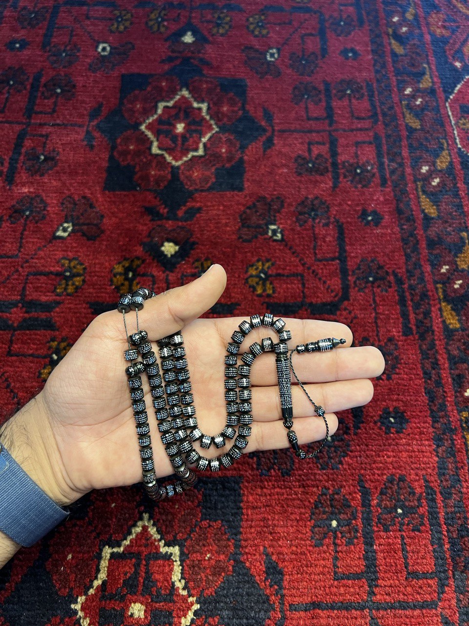 مسباح كوك طبيعي مطعم بفضة بعدد 99 خرزة دائرية بمقاس 5.6×7 ملم