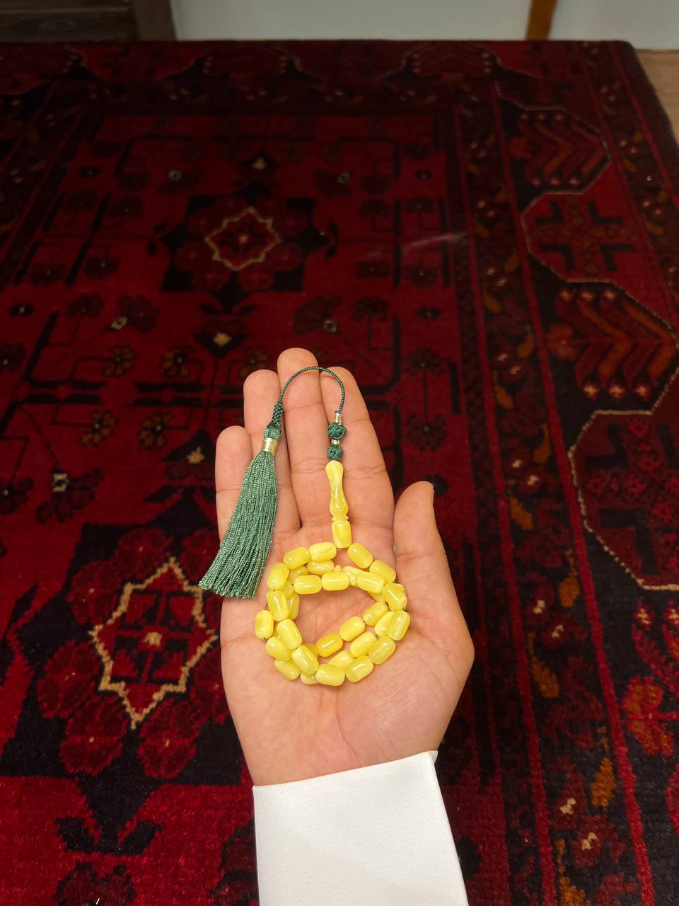 مسباح كهرمان طبيعي ضغط بعدد 35 خرزة بمقاس 10×7 ملم ووزن تقريبي 17 جم
