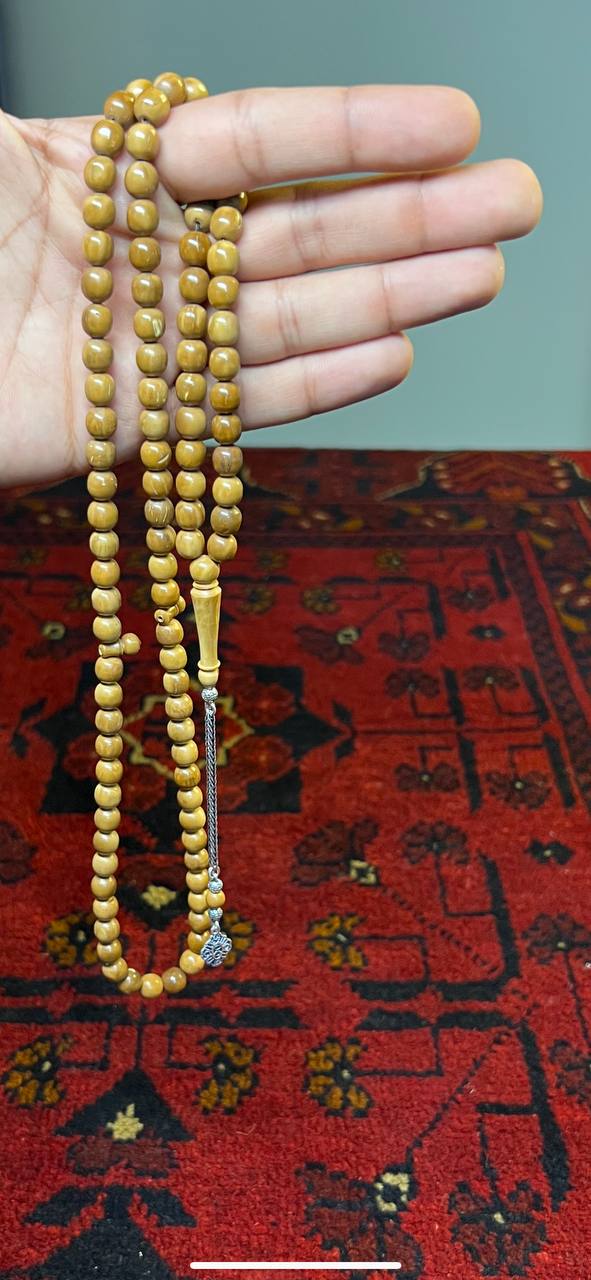 مسباح كوك طبيعي مضاف عليه فضة عيار 925 بعدد 99 خرزة بمقاس 7.5 ملم