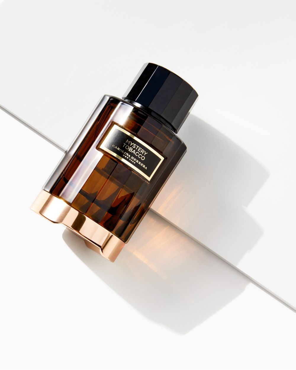 عطر كارولينا هيريرا  كونفيدينشال ميستري توباكو او دو بارفان 100 مل 