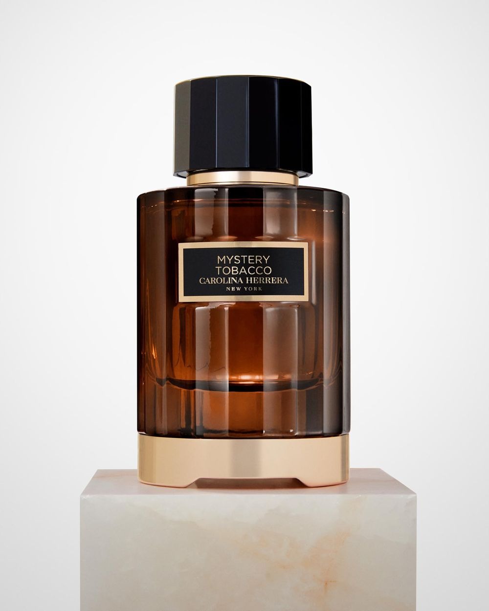 عطر كارولينا هيريرا  كونفيدينشال ميستري توباكو او دو بارفان 100 مل 