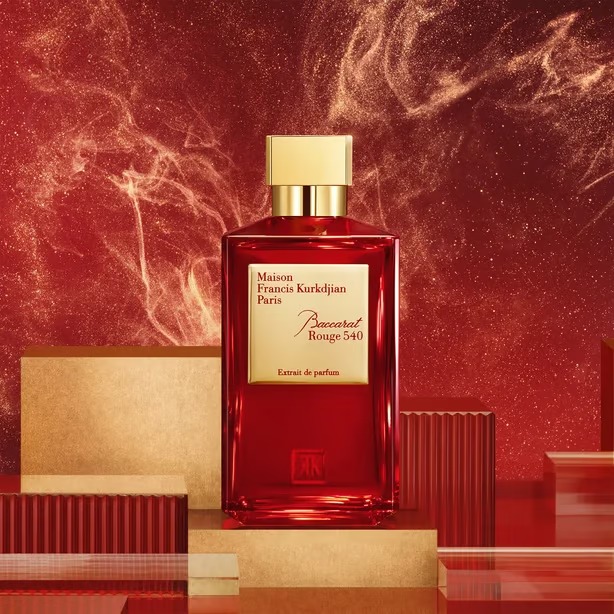 عطر بكرات روج الاحمر المركز