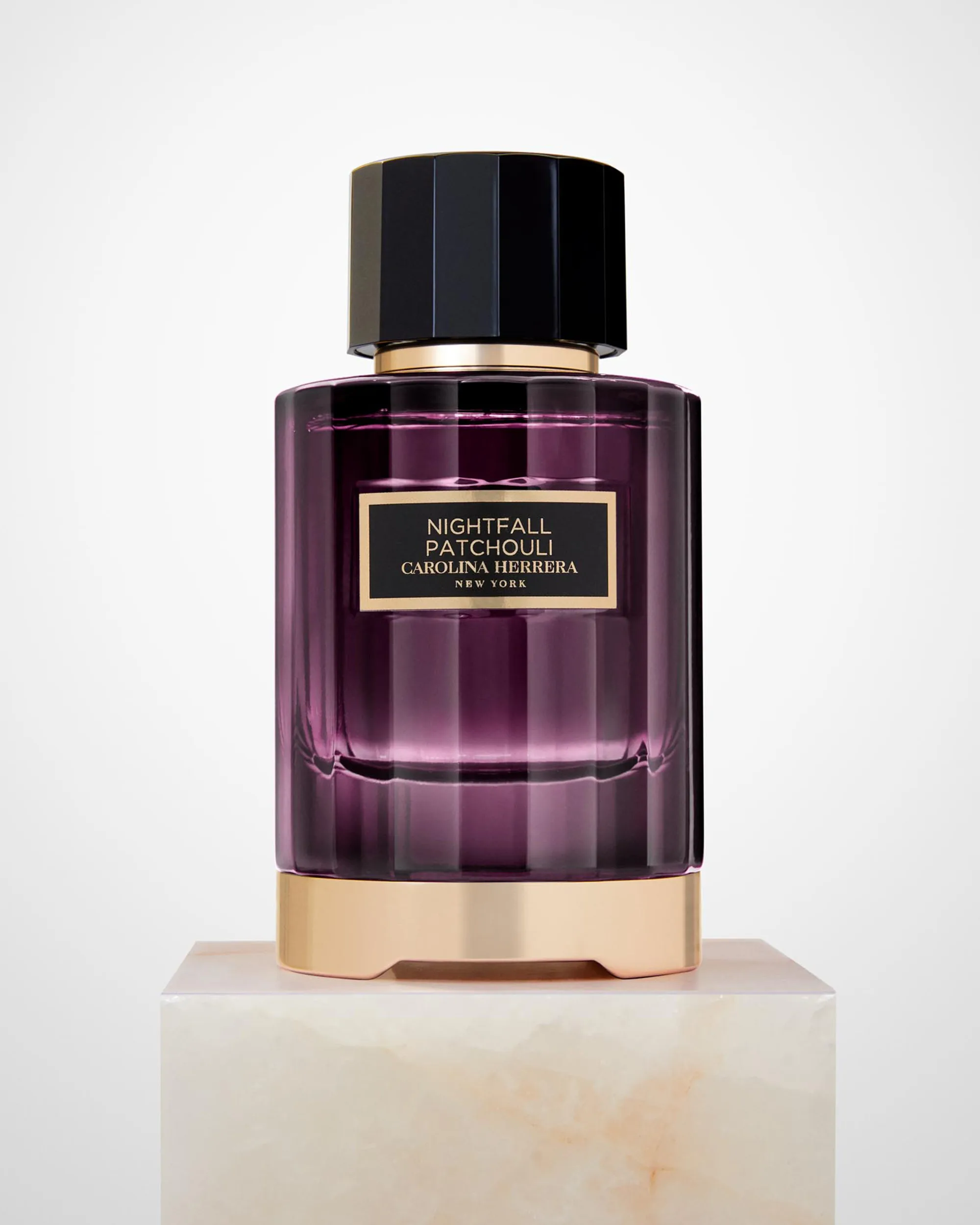 عطر كارولينا هيريرا  كونفيدينشال نايت فول باتشولي او دو بارفان 100 مل 