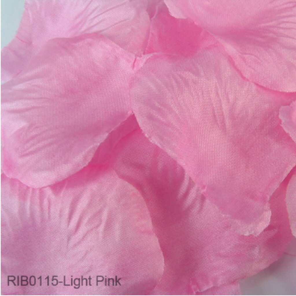 Light Pink Silk Petals 500 Pcs بتلات ورد صناعي ٥٠٠حبة لون وردي فاتح Lilly Arrangement
