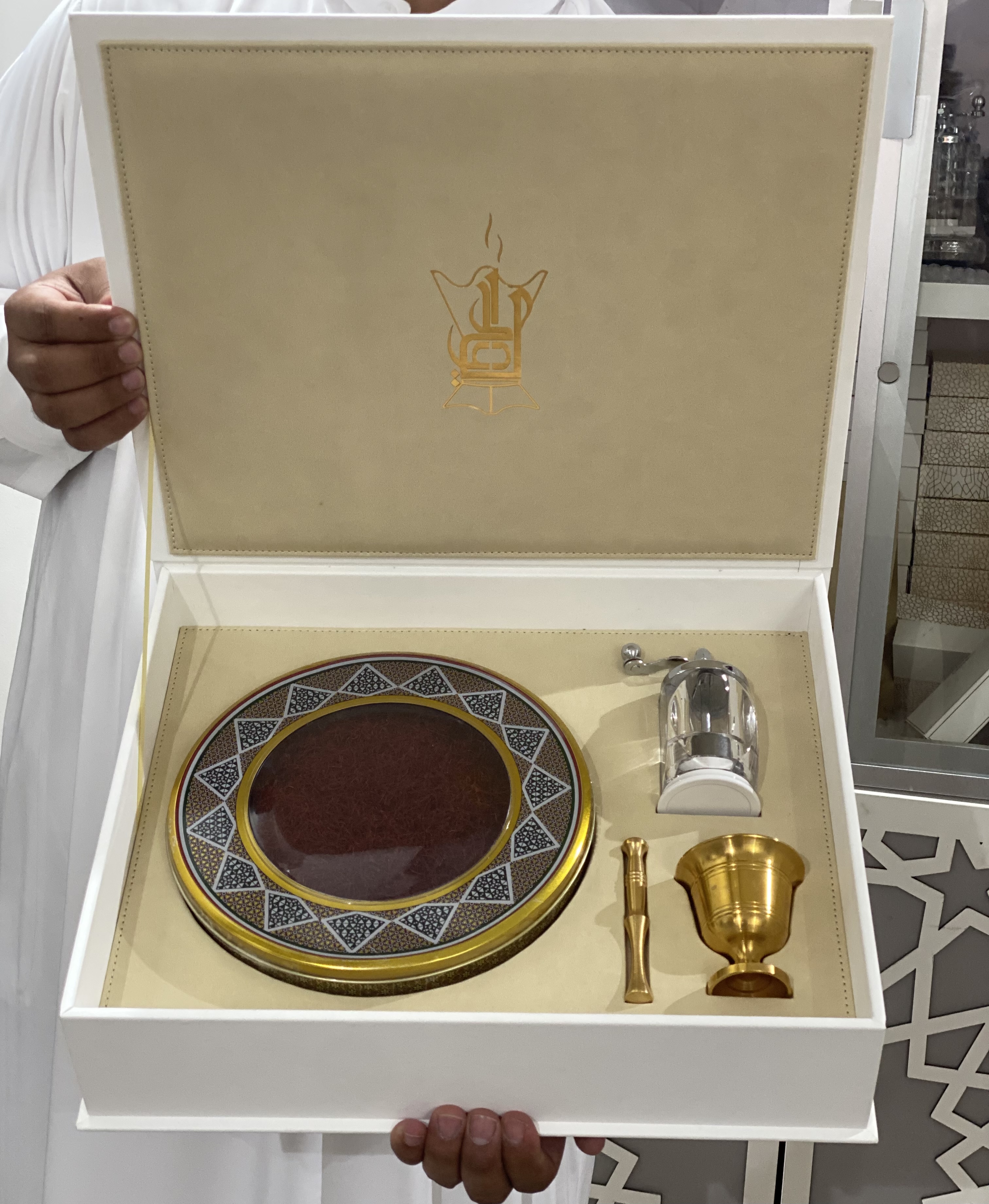 صندوق هدية زعفران vip