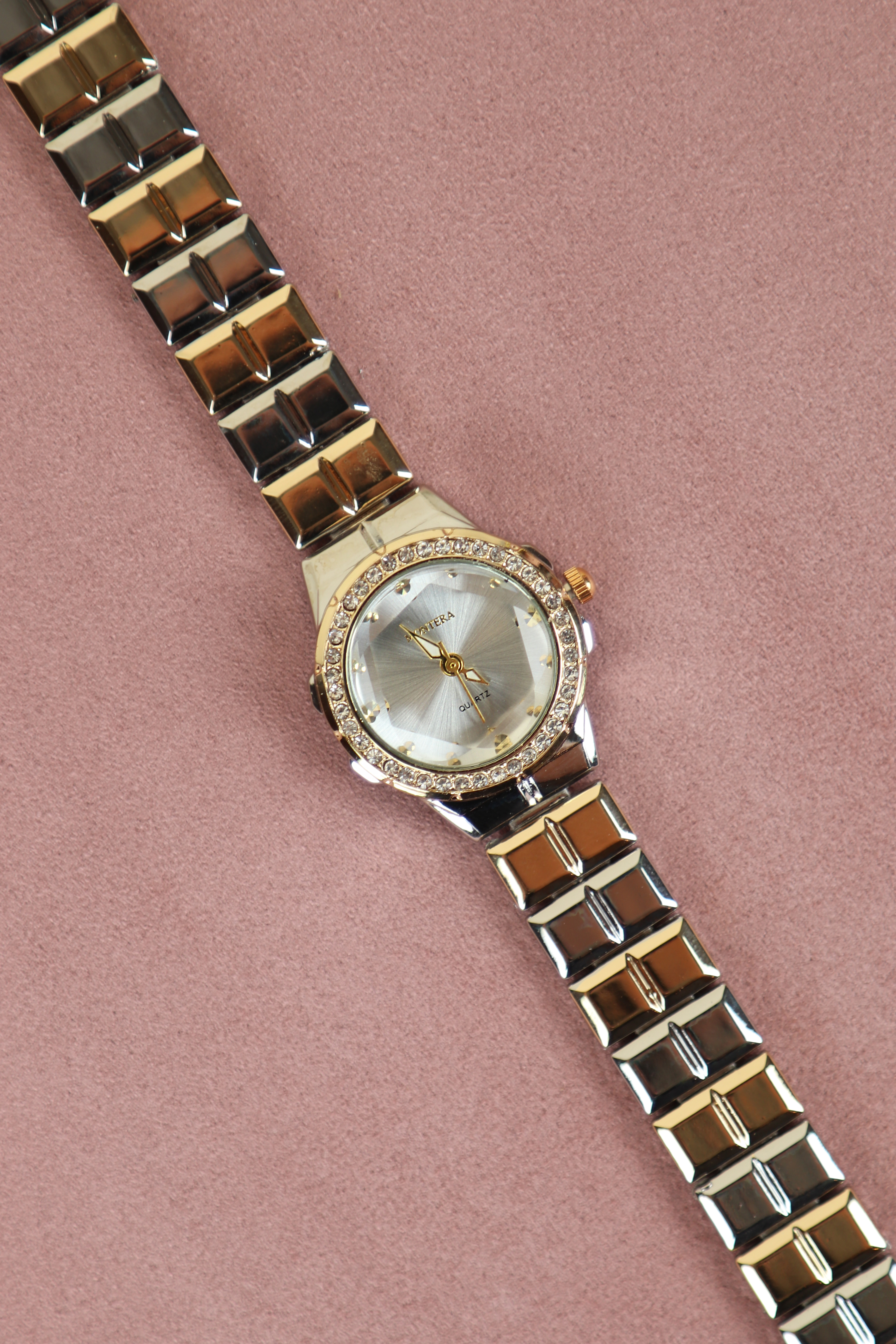  Symphony of Gold 