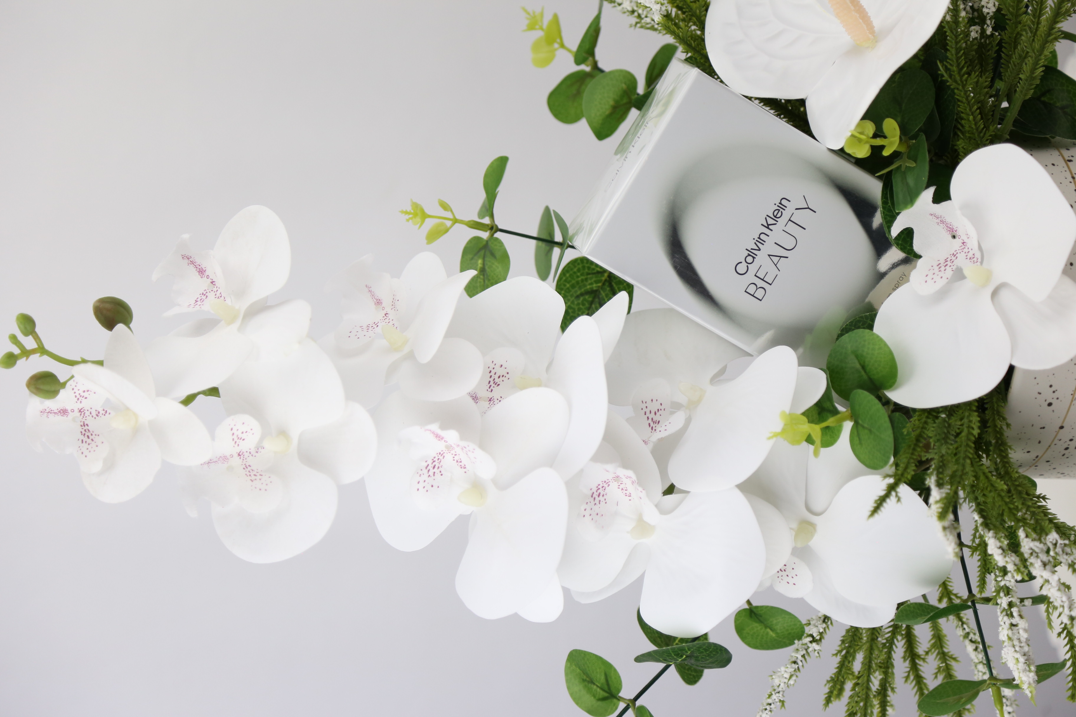  عطر بيوتي كالفن كلاين رجالي بفازة أنيقة 