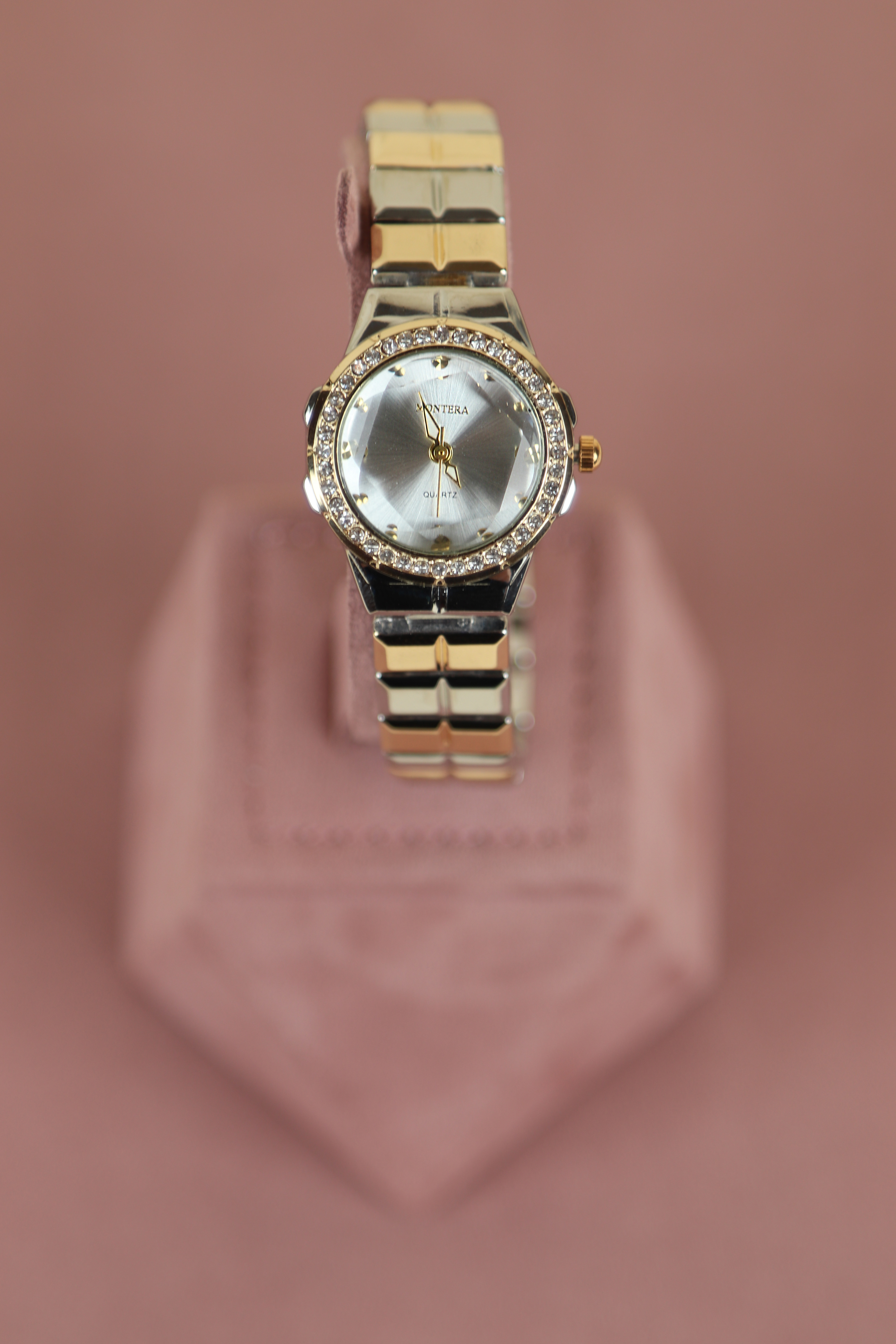  Symphony of Gold 