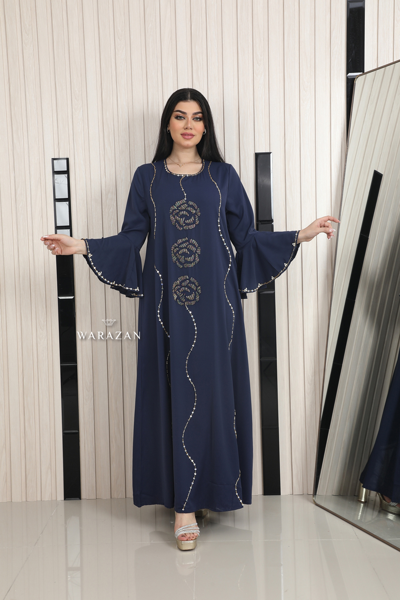فستان راقي مميز بالشك اليدوي الفخم