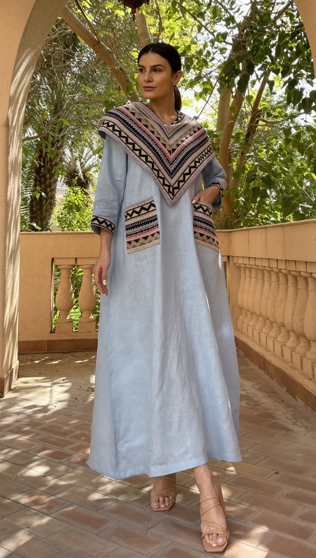 فستان سماوي فاتح