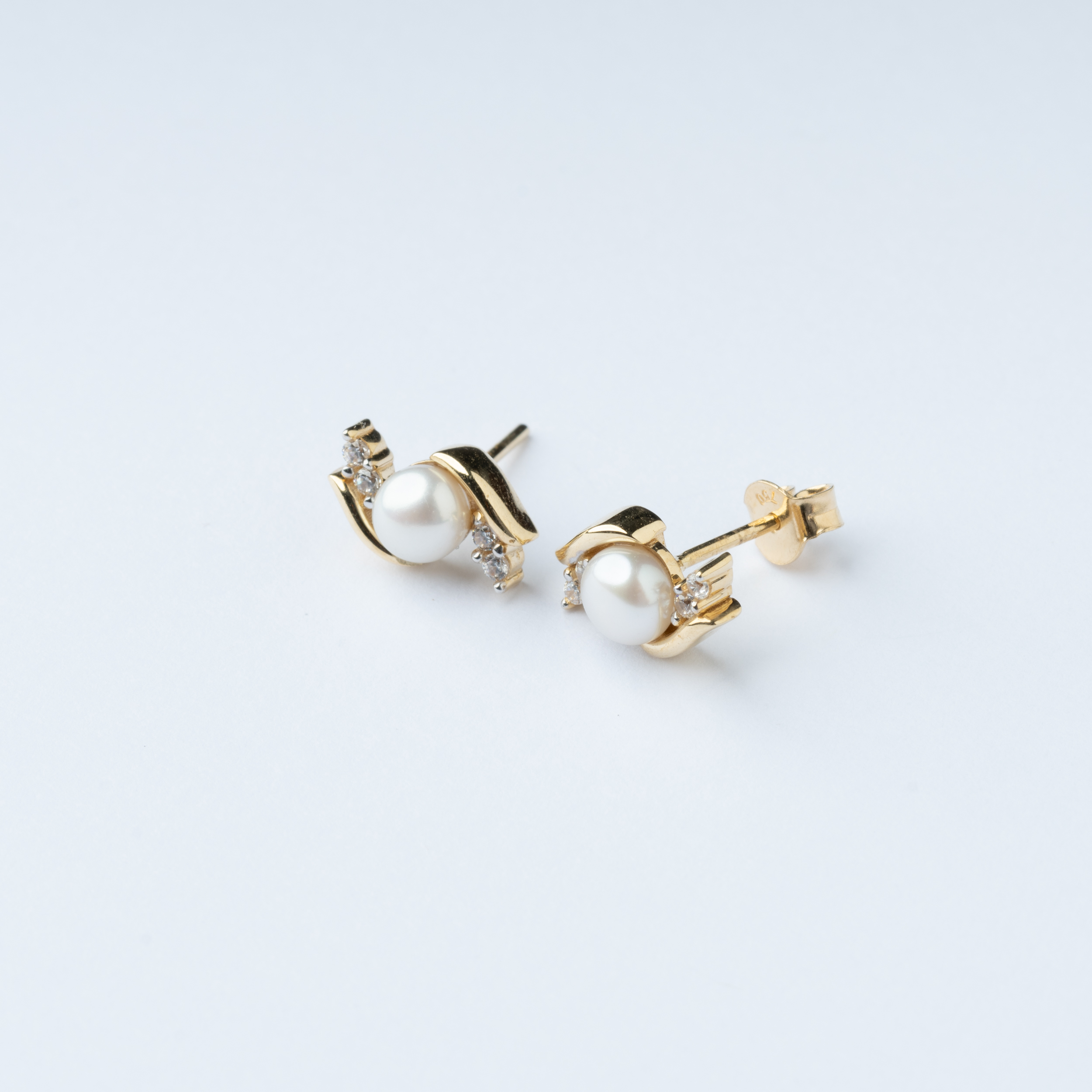  18K Gold Earrings 