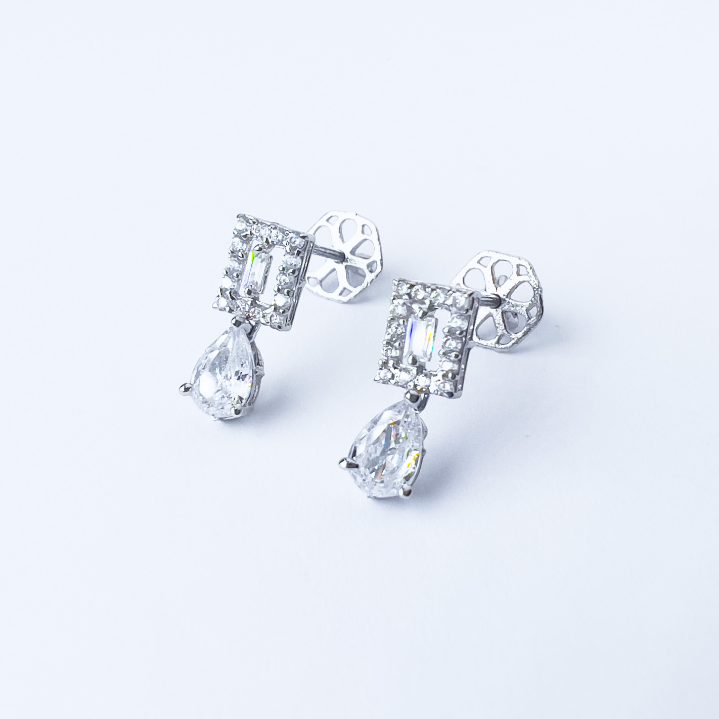  18K Gold Earrings 