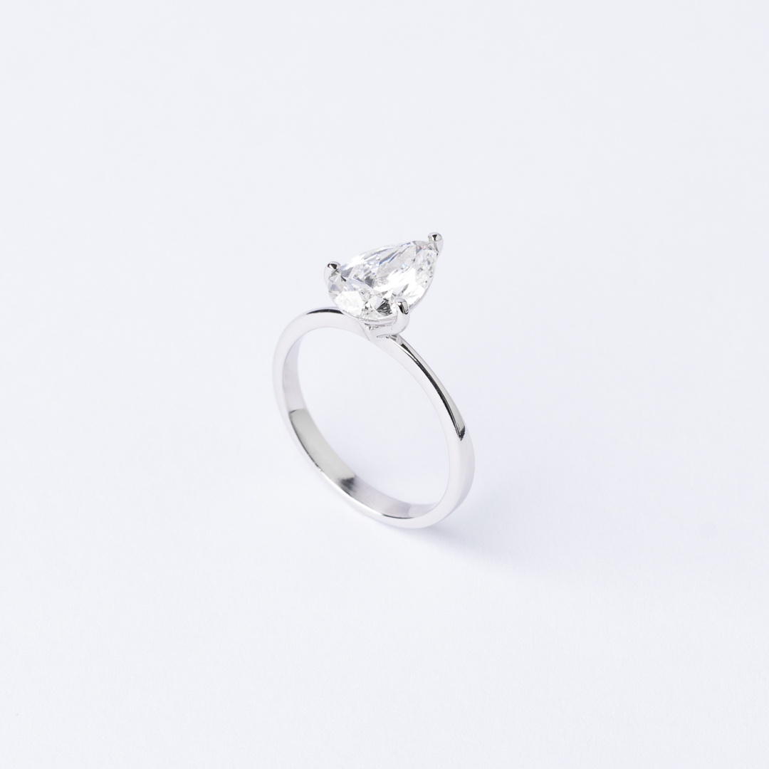  18K Lab Grown Diamond Ring 