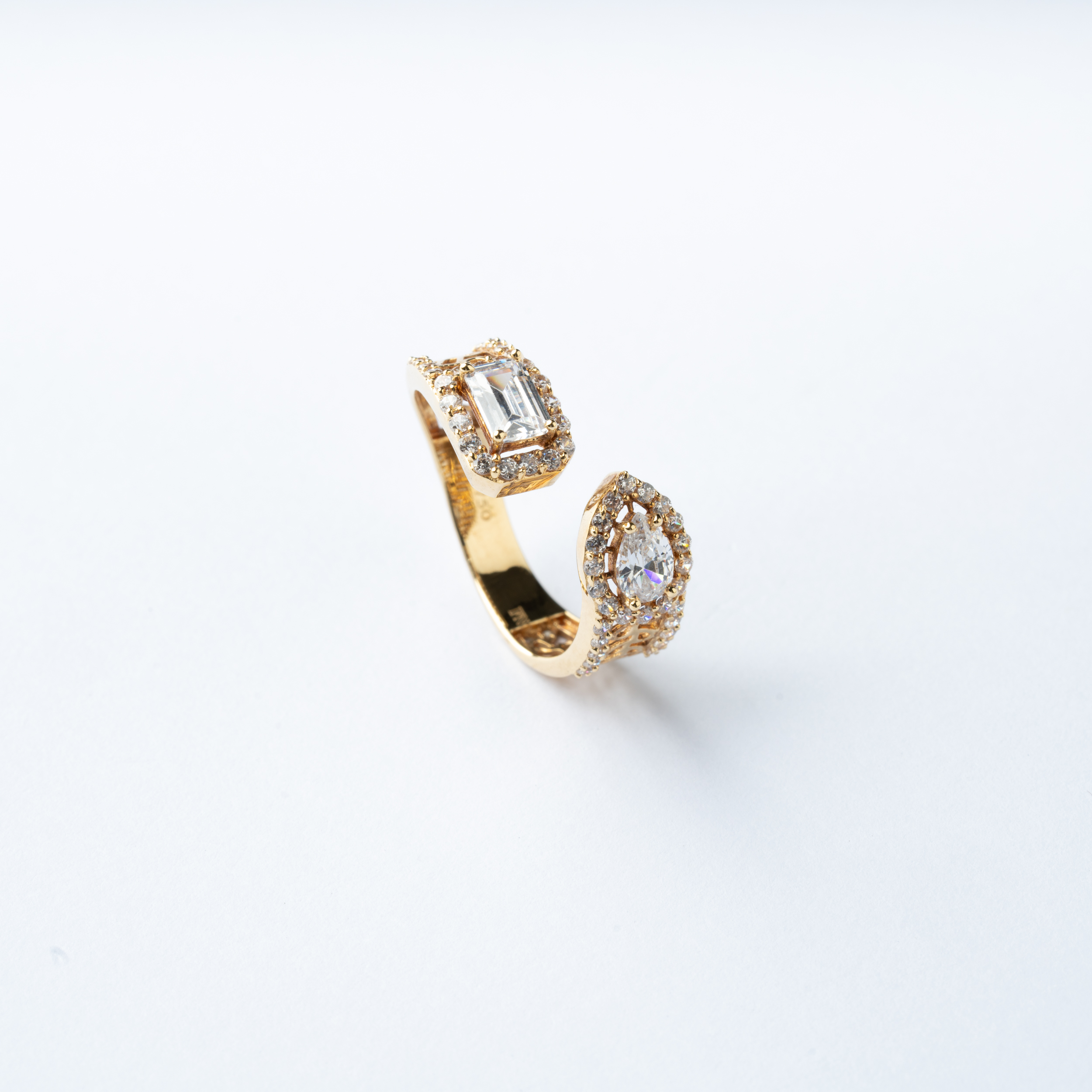  18K Gold Ring 