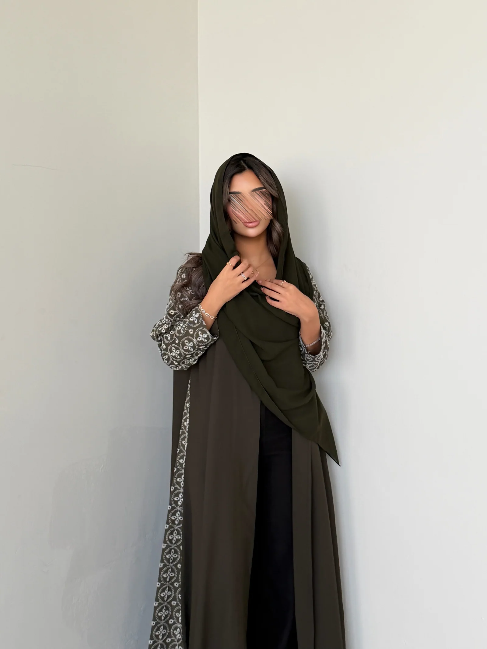عباية زيتية