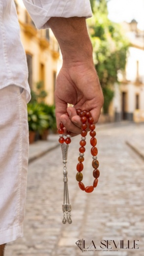 سبحة من حجر العقيق الطبيعي 
