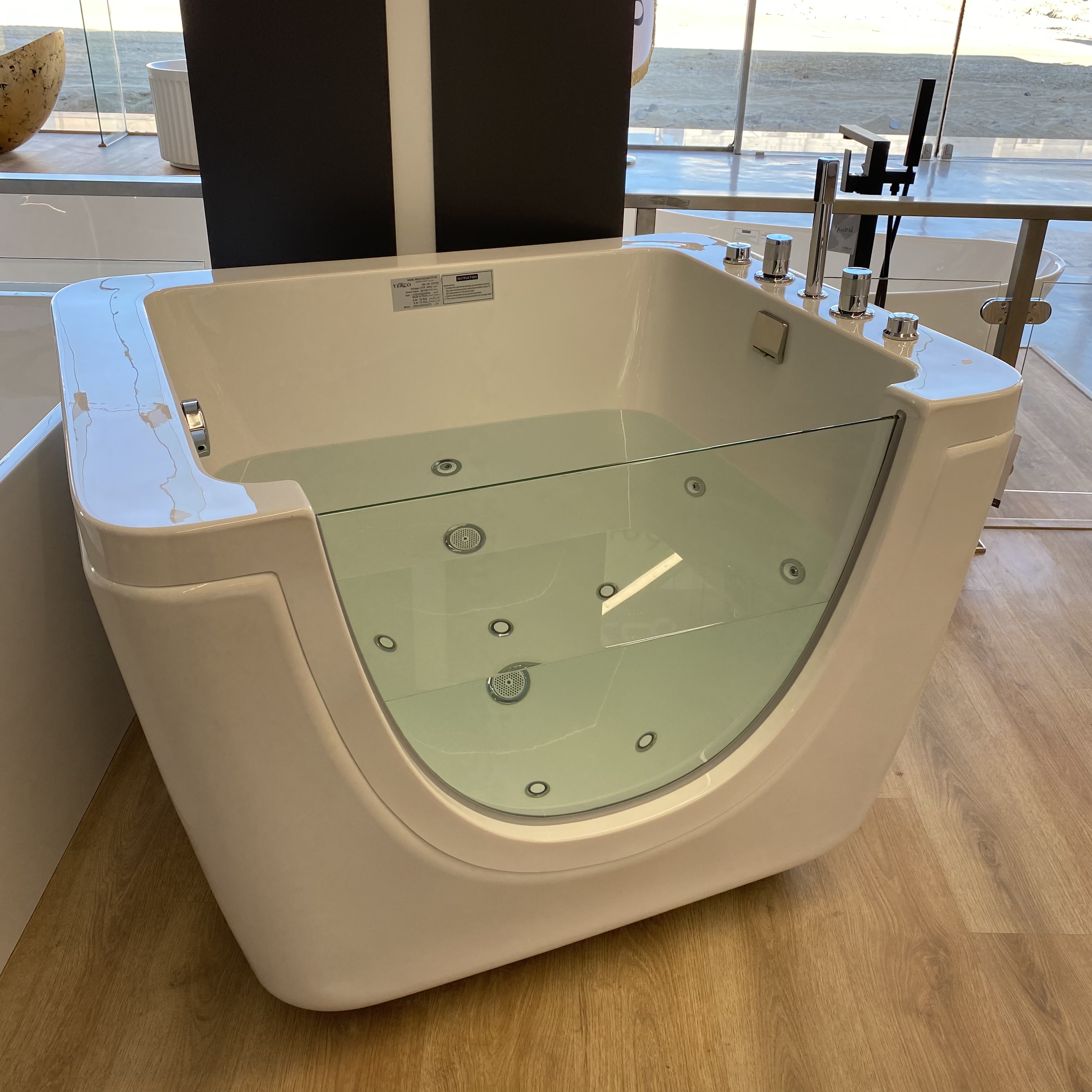  جاكوزي فيركو فاخر ابيض مقاس VERCO 110*85 cm 