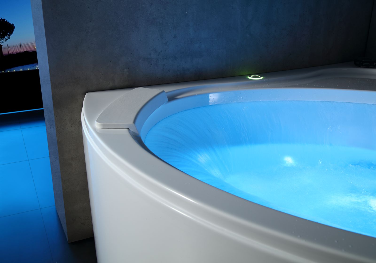  جاكوزي فيركو زاوية فاخر شلال كامل ابيض VERCO 155*155 cm 