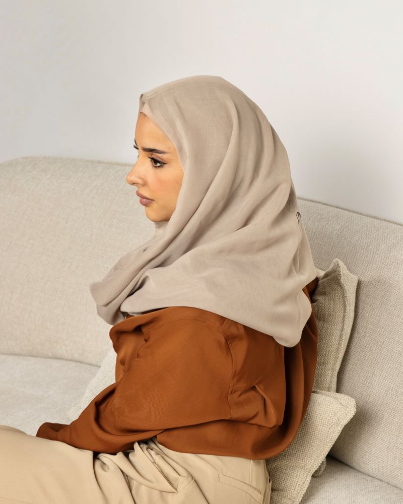 Beige بيج