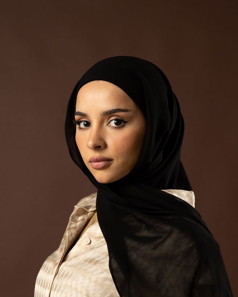 Black أسود