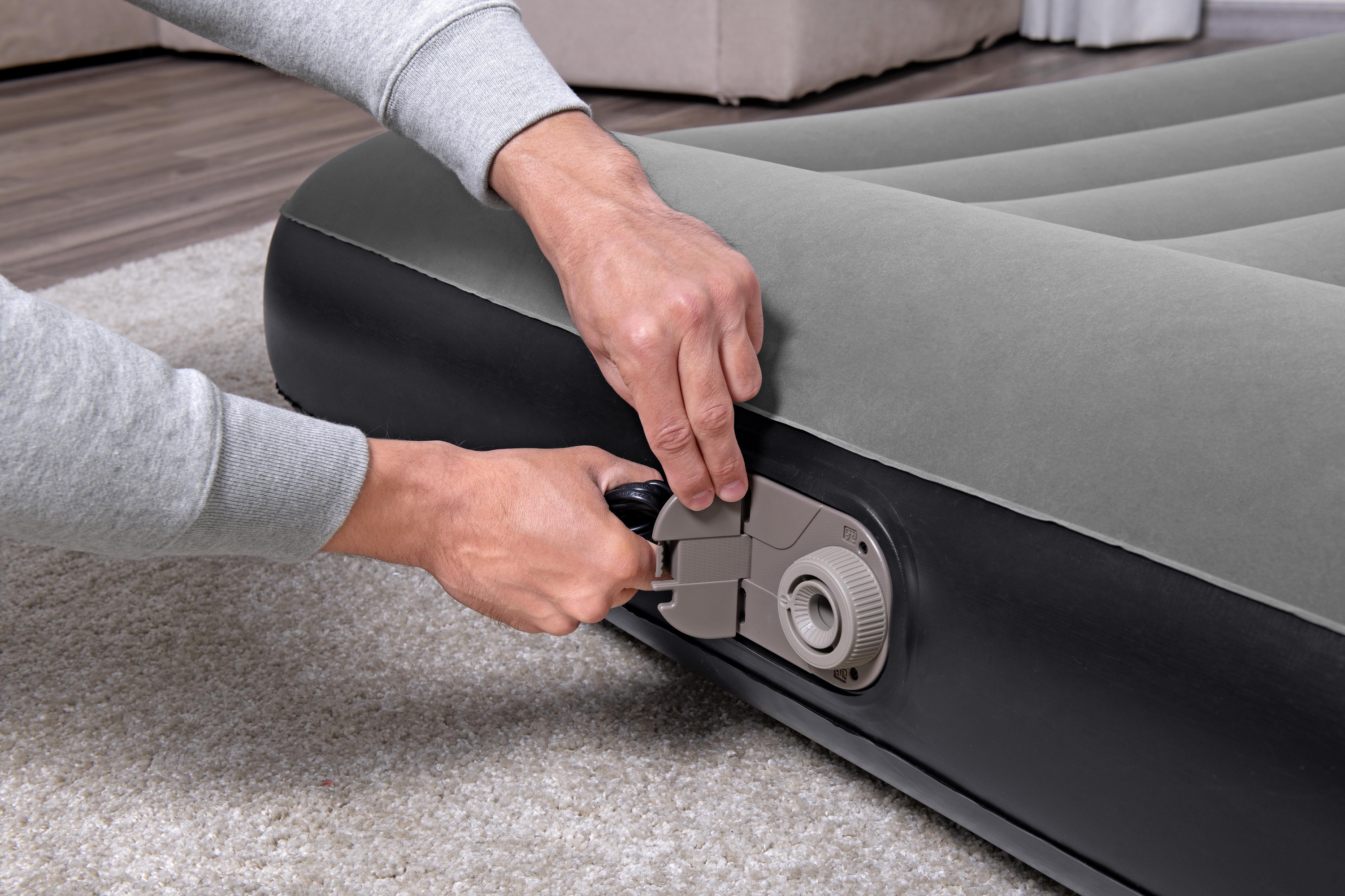  Bestway 1.91M X 1.37M X 30Cm Tritech Airbed Full Built-In Ac Pump 26-67462 