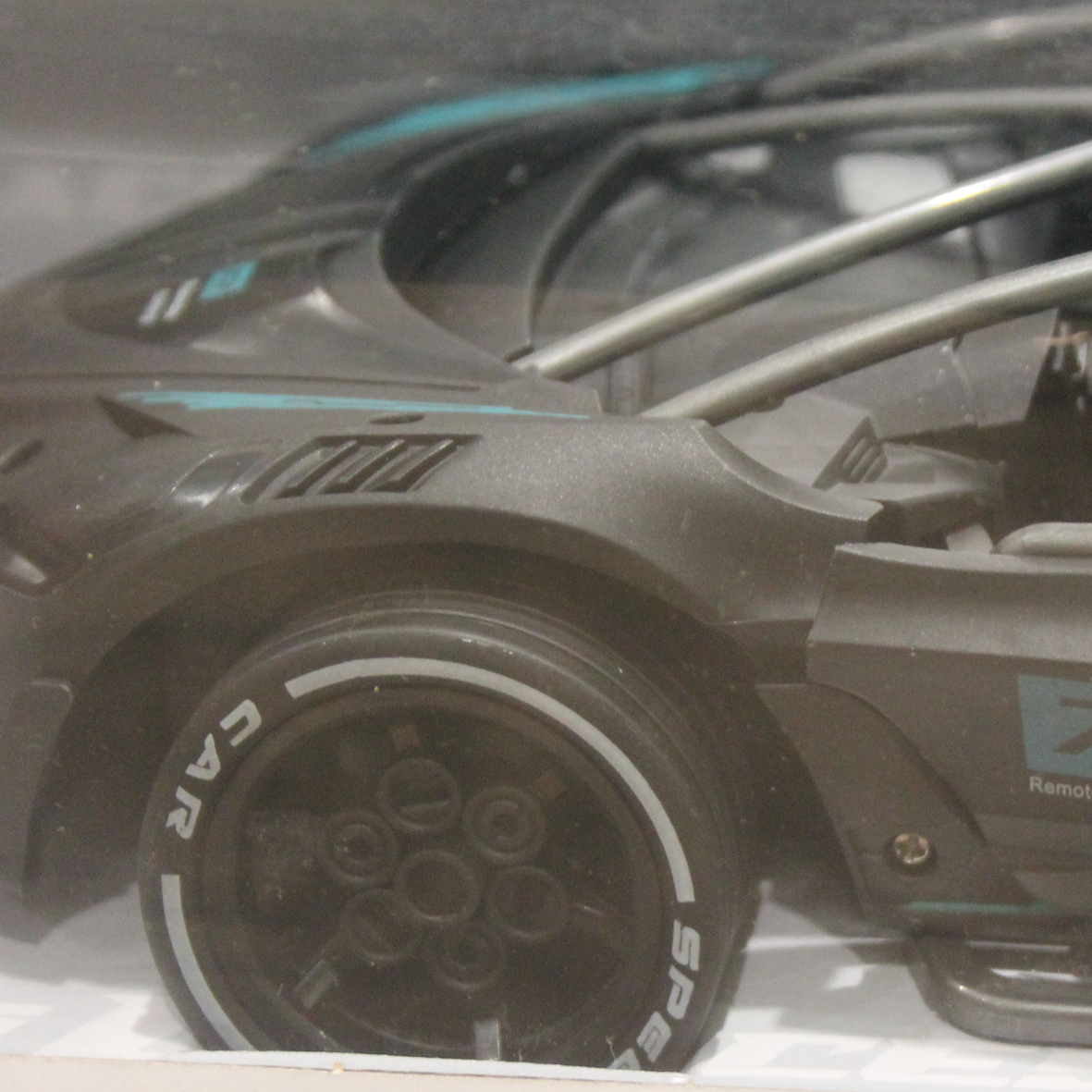  Races R/C Car 1:14 W/Mist Spray & Battery (4CH) 10-2372784B 