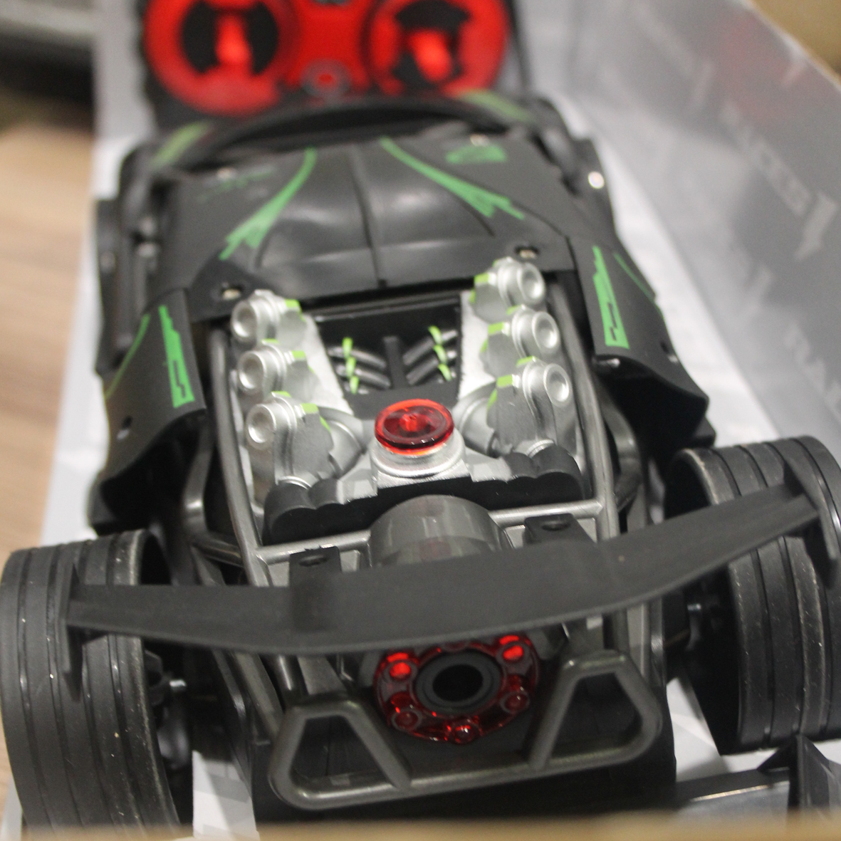  Races R/C Car 1:14 W/Mist Spray & Battery (4CH)10-2372784G 