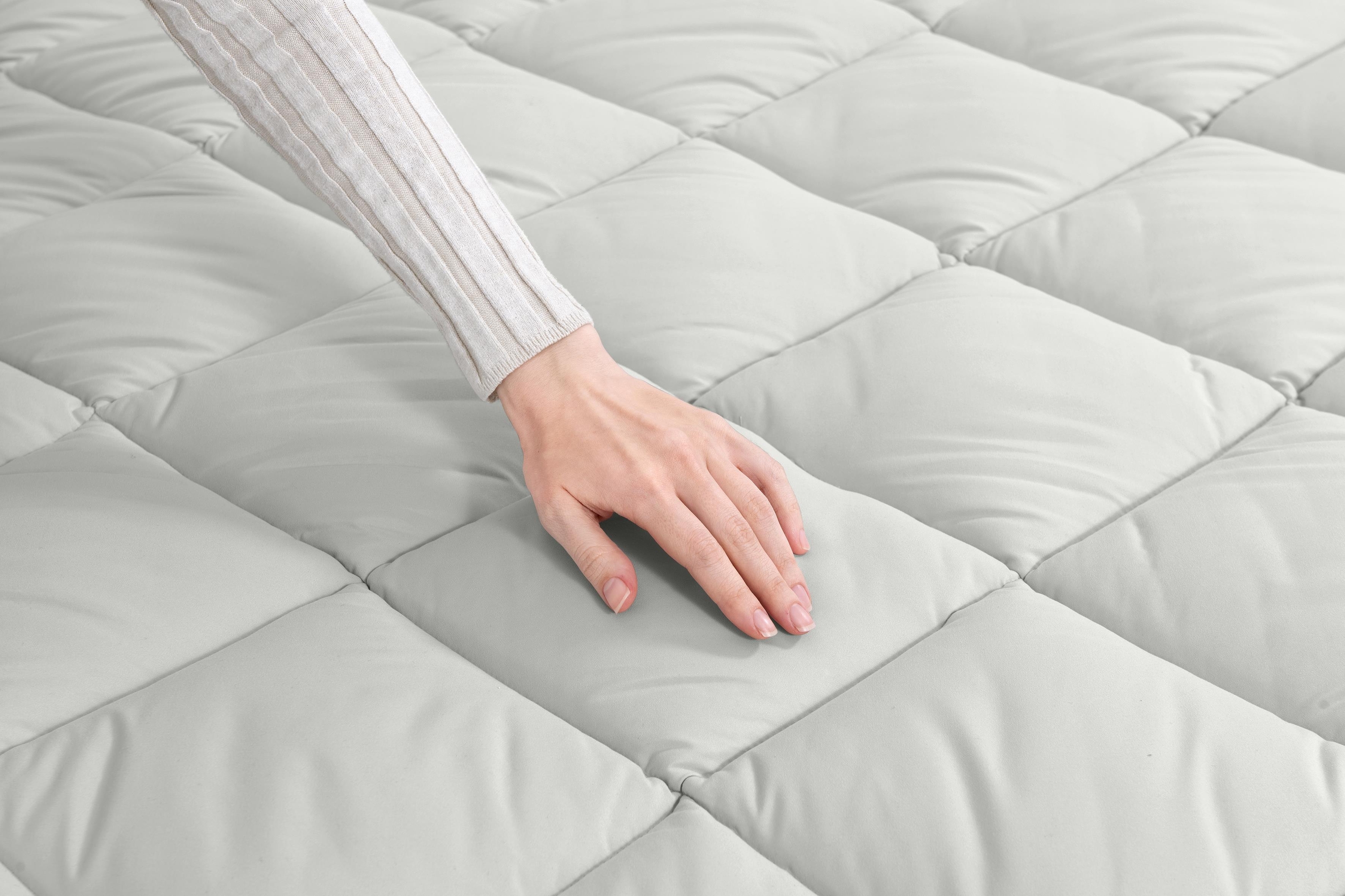   Fortech Duvet Top Air Mattress Queen Built-in AC Pump 2.03M X 1.52M X 51CM  