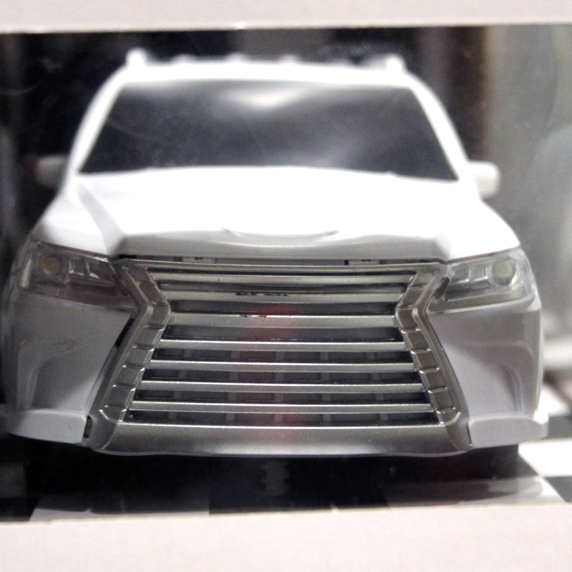  Model Car 1:14 R/C (4CH)W/Light & Battery 2452240W 
