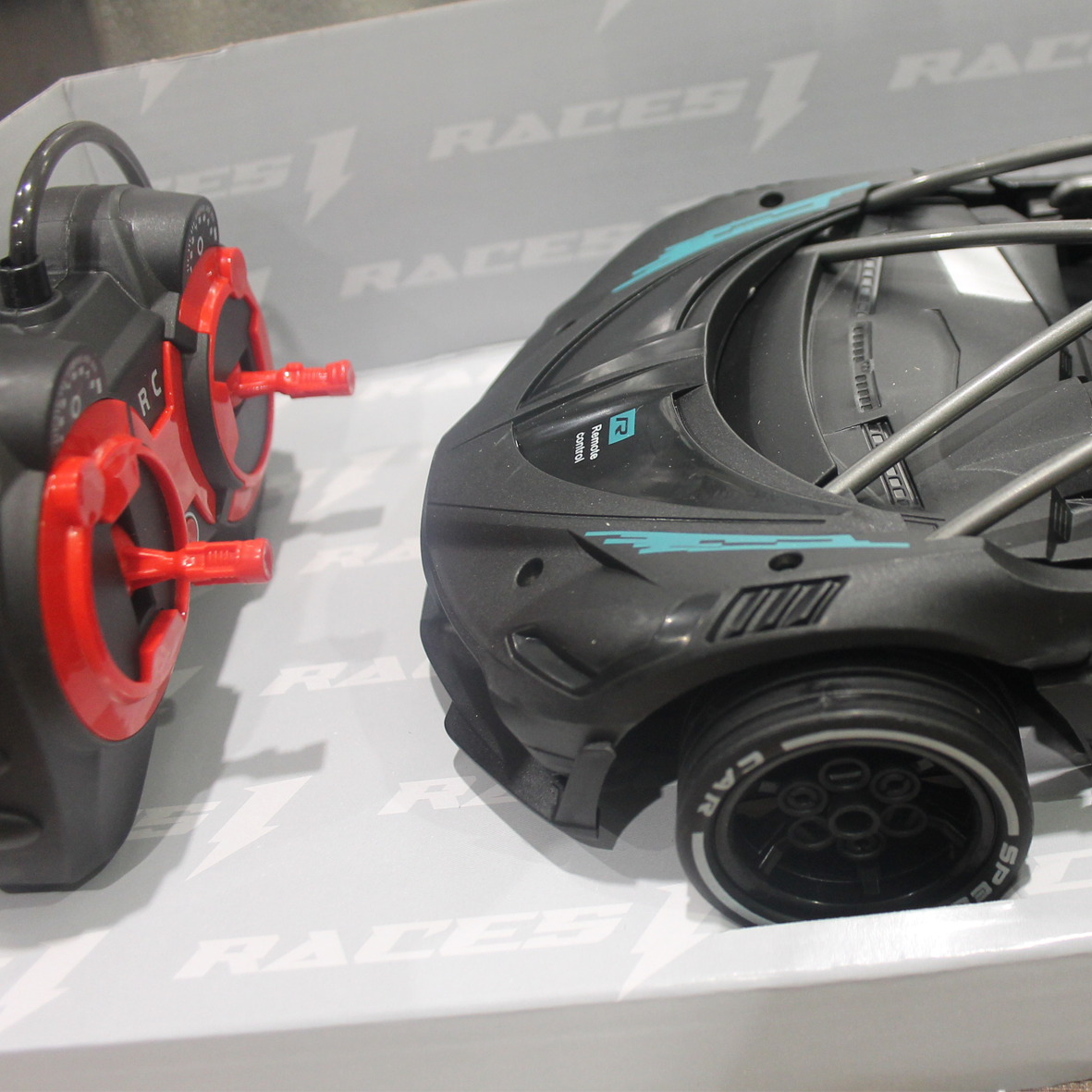  Races R/C Car 1:14 W/Mist Spray & Battery (4CH) 10-2372784B 