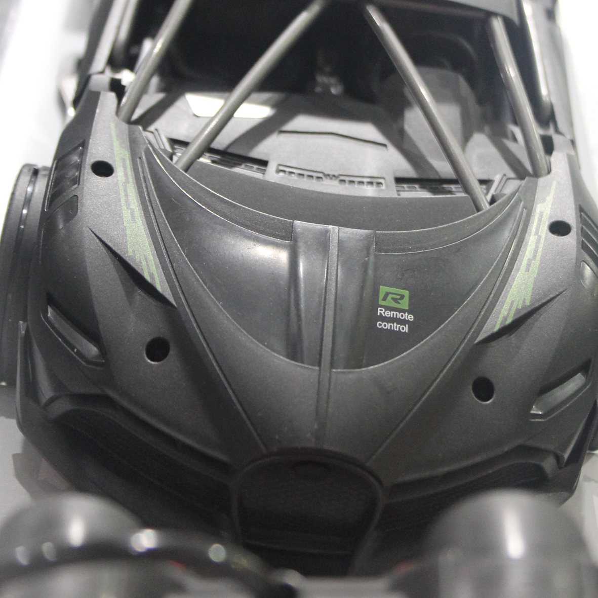  Races R/C Car 1:14 W/Mist Spray & Battery (4CH)10-2372784G 