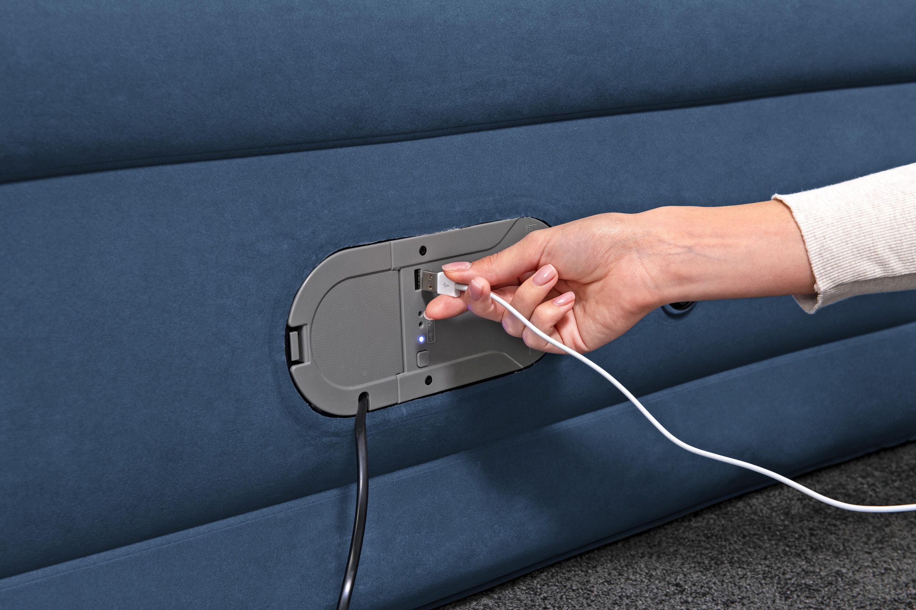  'BESTWAY AlwayzAire Airbed Queen Built-in Dual Pump 203cm x 152cm x 46cm  26-67624 