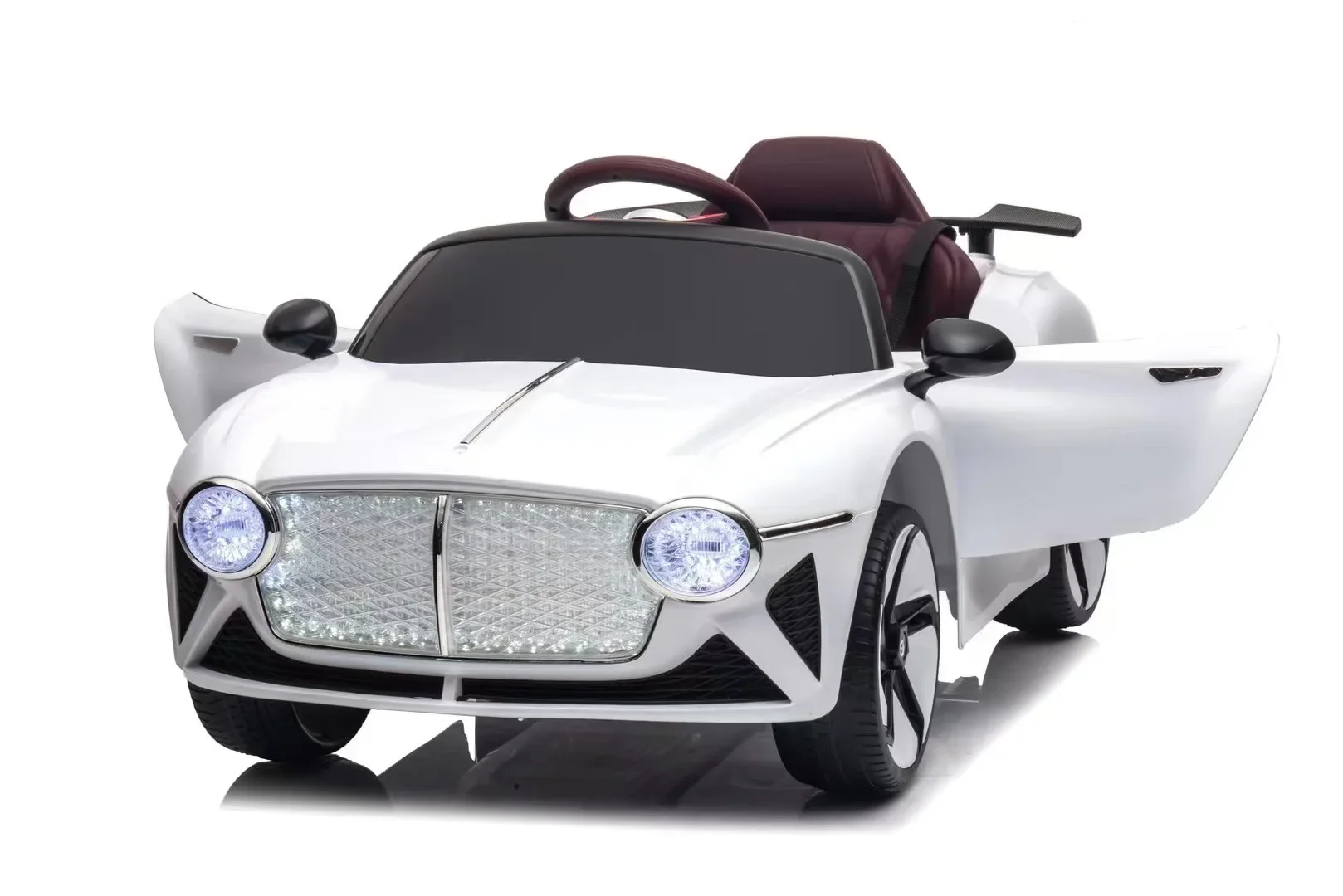 Children's electric vehicles, four-wheeled cars, toy cars, remote control cars, can seat infants and young children