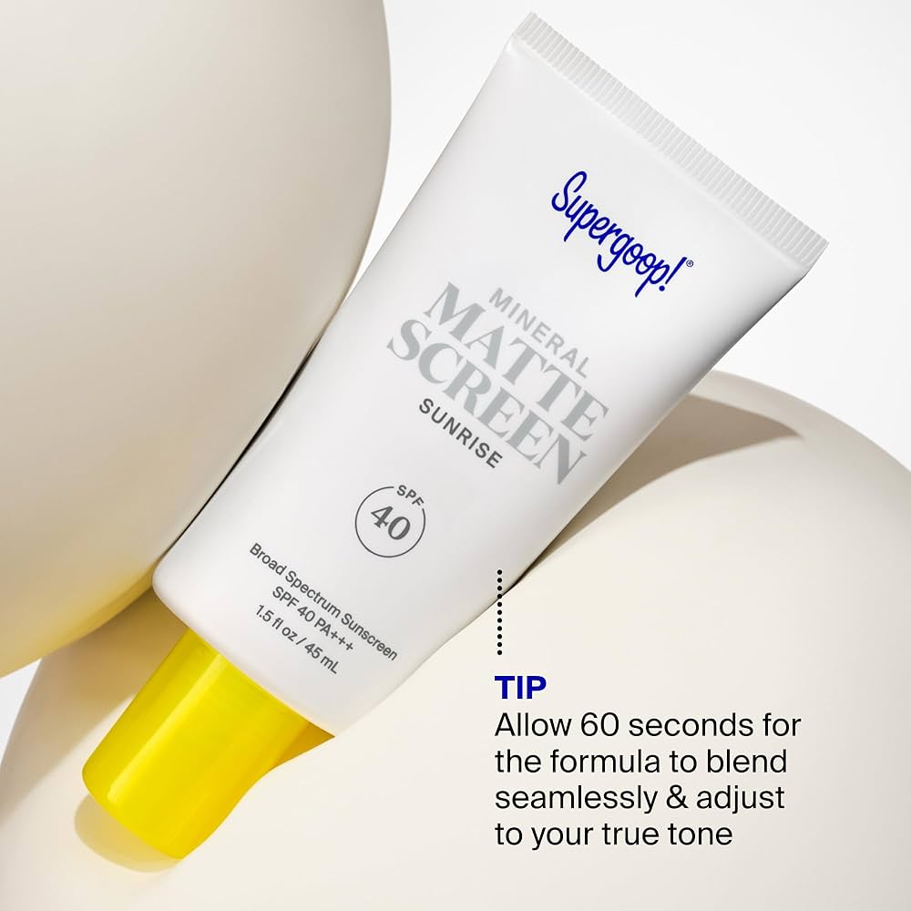  Supergoop! Mineral Mattescreen SPF 40 واقي شمس معدني 100% واسع الطيف، يجمع بين الحماية اليومية والبرايمر في منتج واحد، بتركيبة خالية من الزيوت تمنح البشرة لمسة مطفية، وتقلل مظهر المسام واللمعان، مع مقاومة للماء والتعرق 
