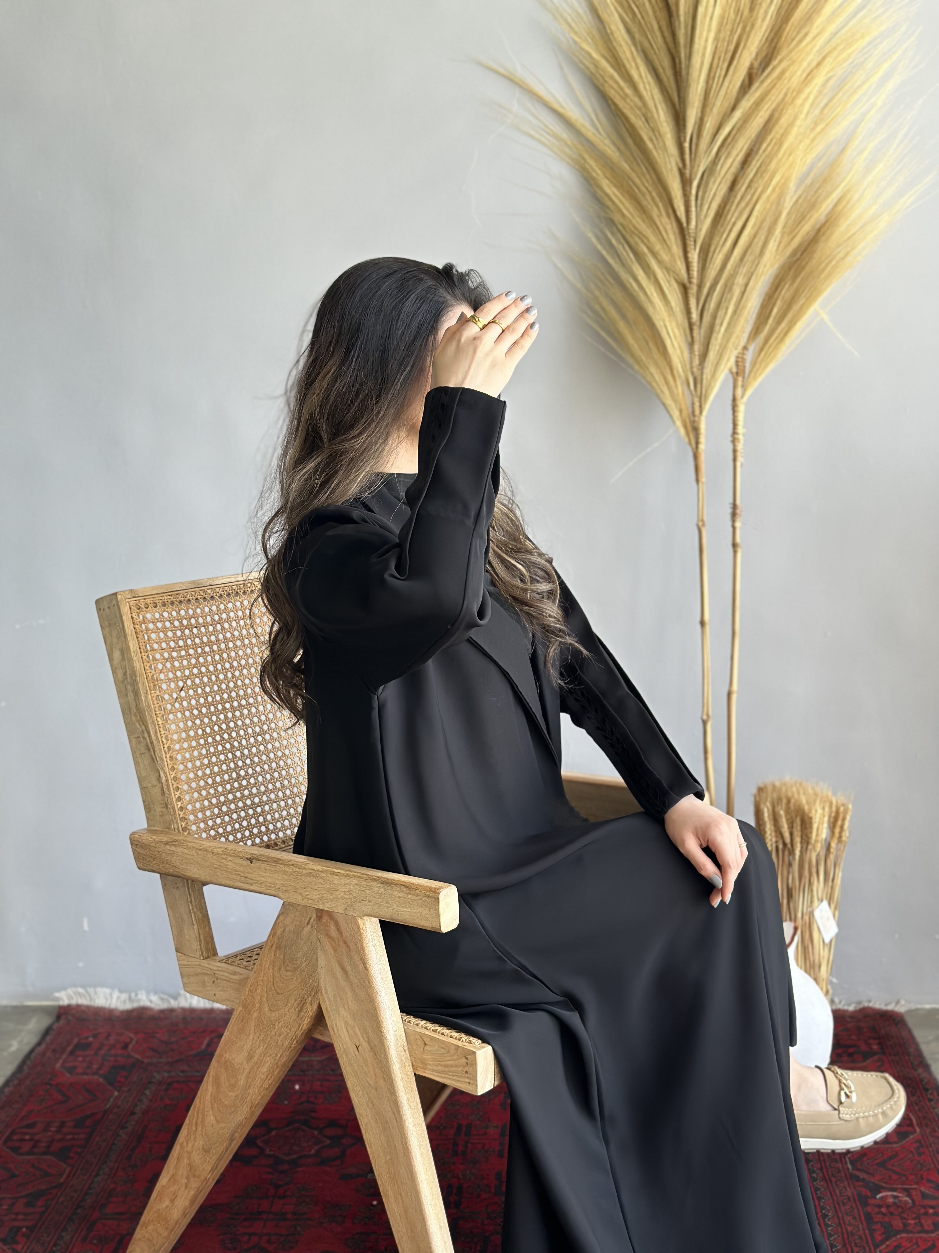 عباية سوداء عناقيد